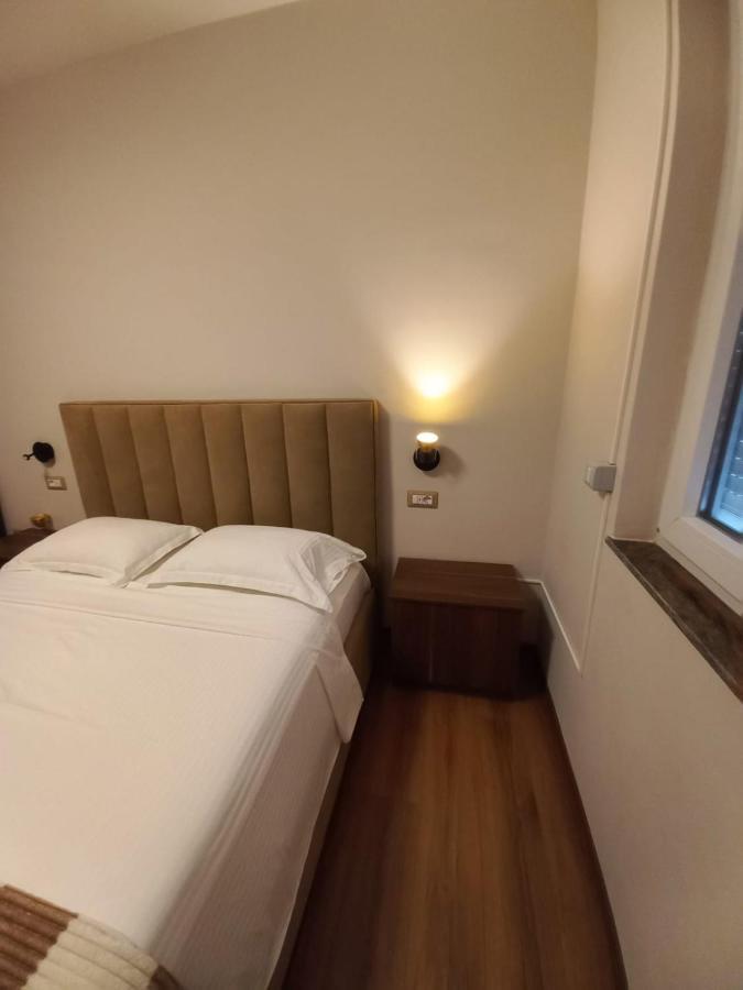 Penthouse Rooms & Aparts 地拉那 外观 照片