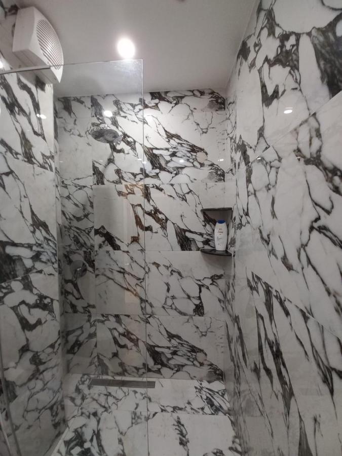 Penthouse Rooms & Aparts 地拉那 外观 照片