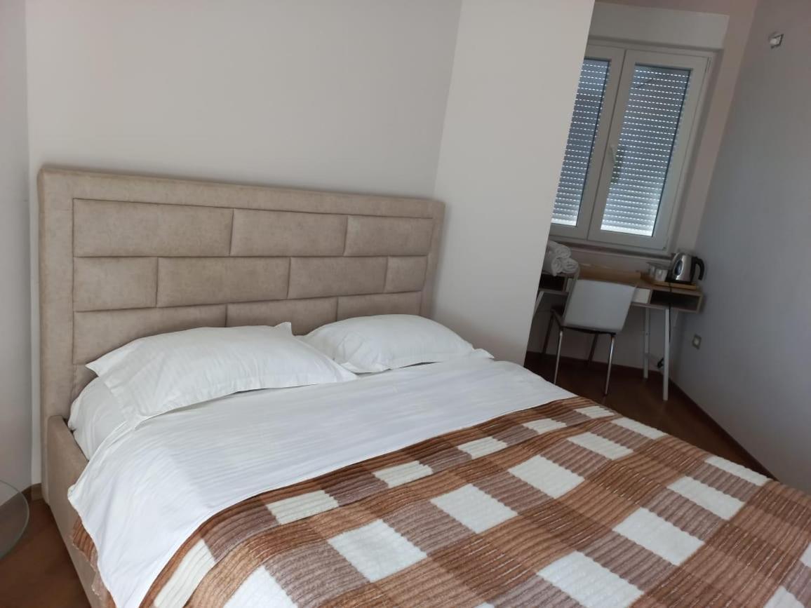 Penthouse Rooms & Aparts 地拉那 外观 照片