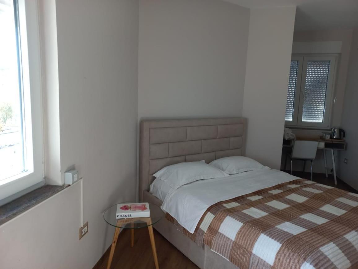 Penthouse Rooms & Aparts 地拉那 外观 照片