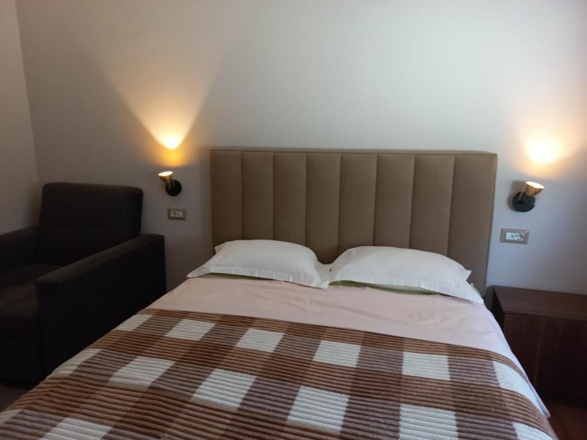 Penthouse Rooms & Aparts 地拉那 外观 照片