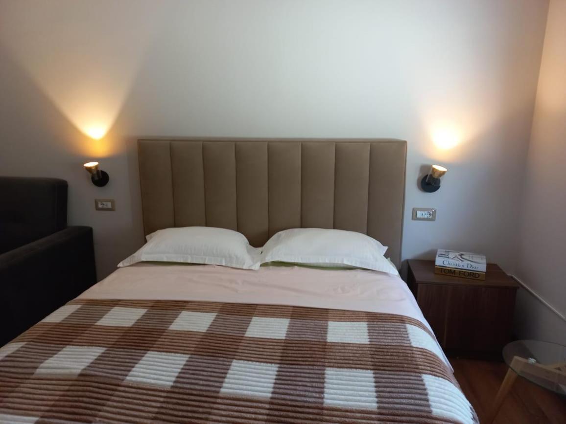 Penthouse Rooms & Aparts 地拉那 外观 照片