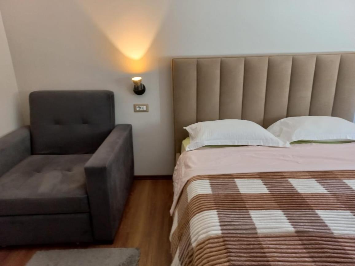 Penthouse Rooms & Aparts 地拉那 外观 照片