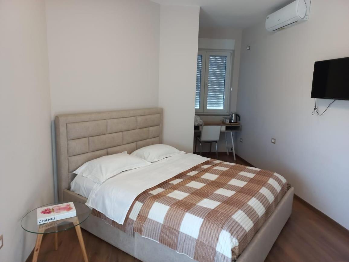 Penthouse Rooms & Aparts 地拉那 外观 照片